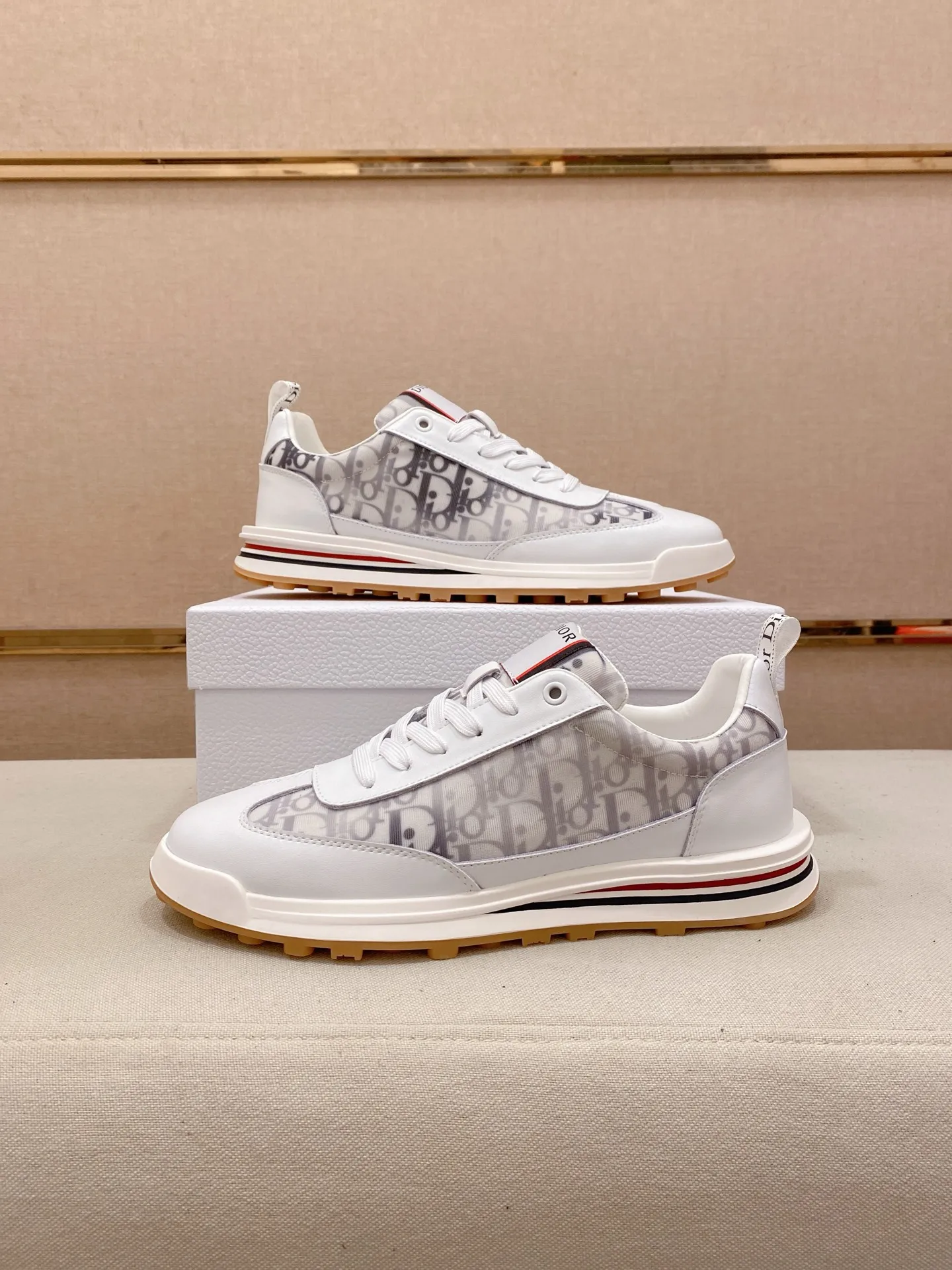 Factory price: 420💰[Dior·Dior] New casual sports style men's shoes, new spring and summer design, perfect workmanship, lace-up lazy style to create wardrobe quality, upper: imported cowhide, sheepskin lining is soft and comfortable, ultra-light TPU wear-resistant outsole, simple, versatile fashion men's shoes, excellent color code number 38--44. (Can be customized for 45 non-refundable)